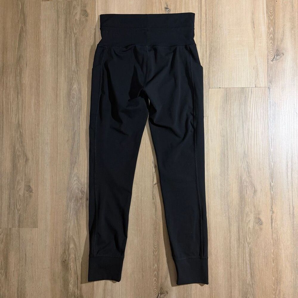 Vuori Women’s Black Daily Joggers Sz S Pants Minimalist Athleisure Clean Girl - Picture 4 of 5